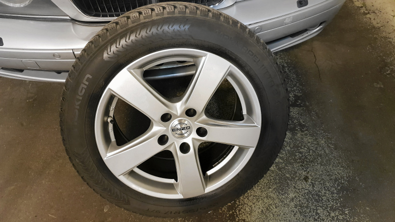BMW E-39 VINTERHJUL 17 TUM