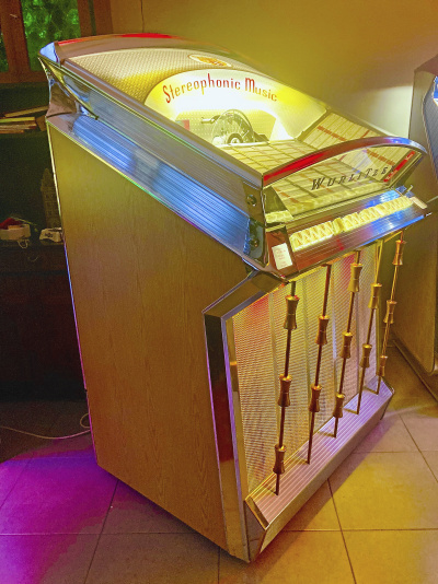 JUKEBOX - WURLITZER