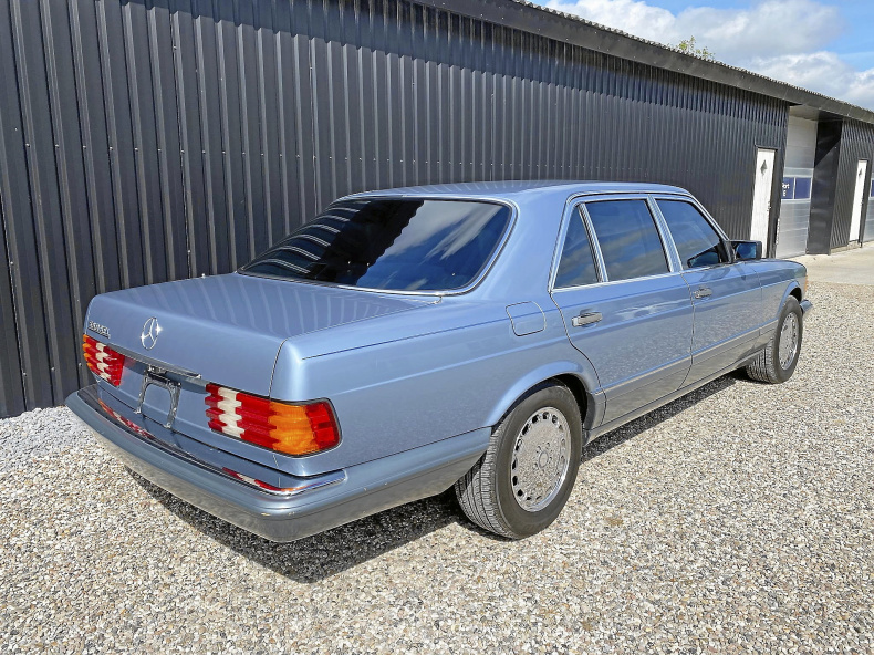 Mercedes 560 SEL