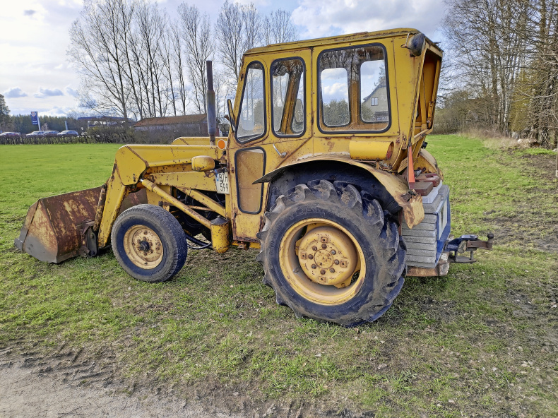 MF 203 industritraktor