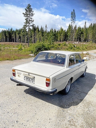 Volvo 142 S