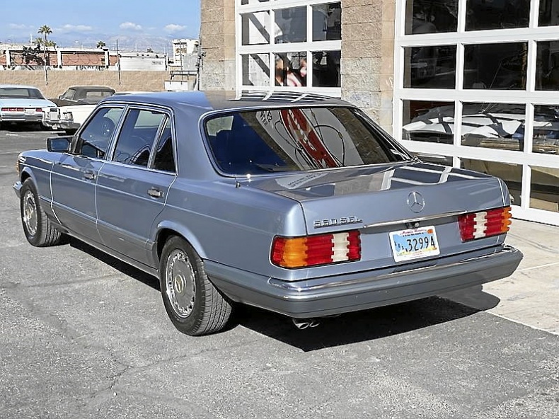 Mercedes 560 SEL