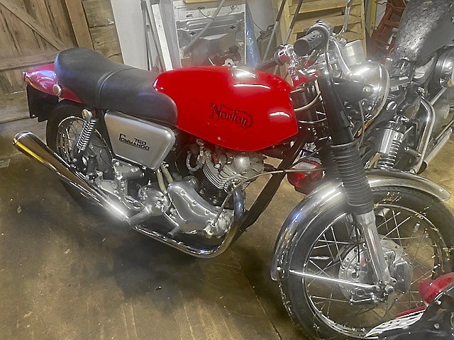 Norton Commando Fastback