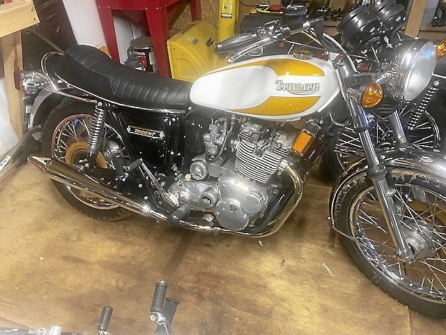 Triumph Trident T 160