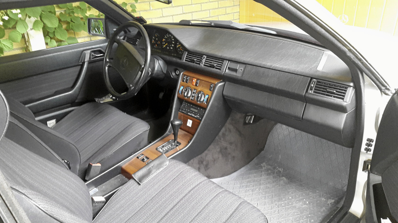Mercedes 230 CE coupe