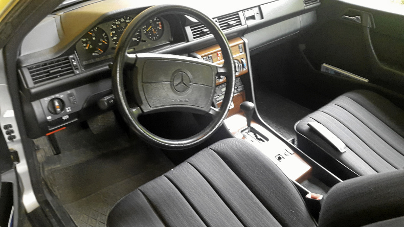 Mercedes 230 CE coupe