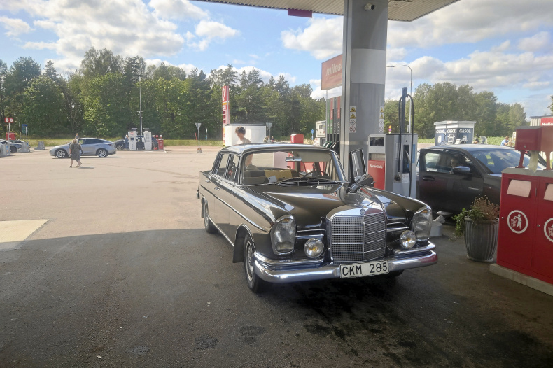 Mercedes-Benz 220SB
