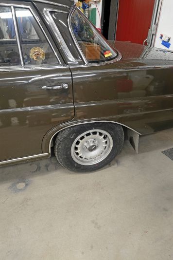 Mercedes-Benz 220SB