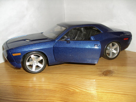 1:18 Dodge Challenger -06
