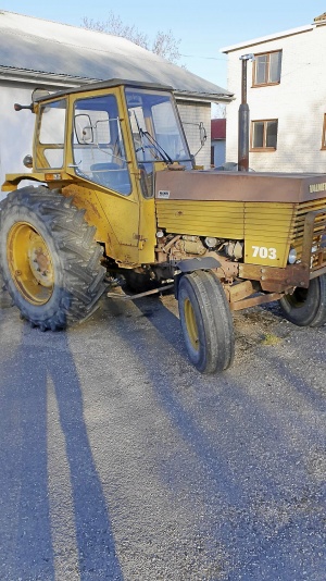 Traktor Valmet 703