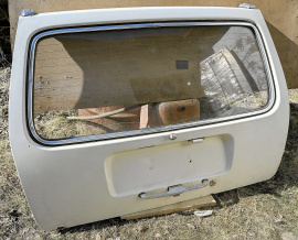 Baklucka Volvo 245