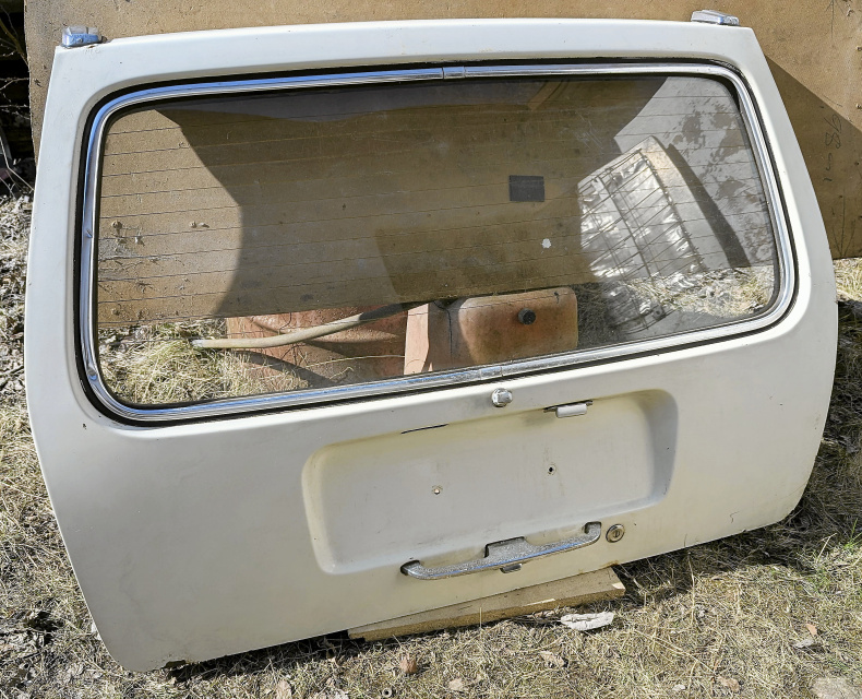 Baklucka Volvo 245