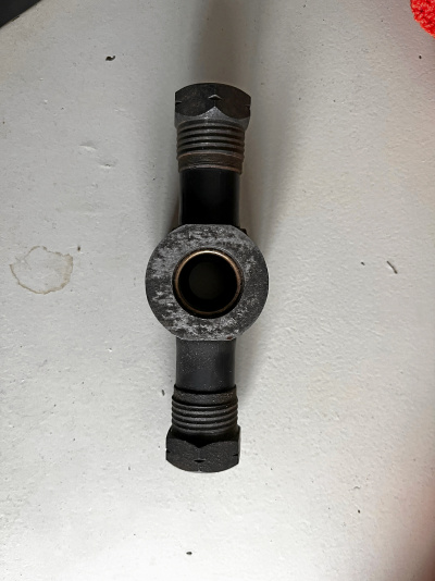 Yttre nedre länkarmsled