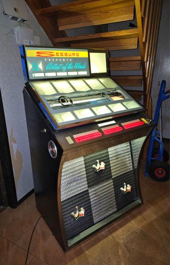 Jukebox. 1 månads garanti.
