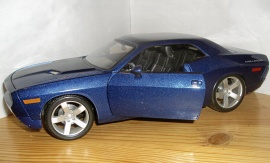 1:18 Dodge Challenger -06