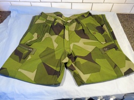 Militärbyxor