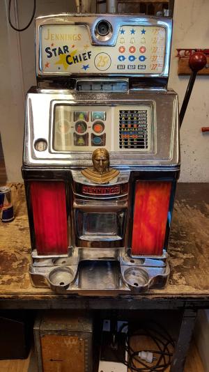 ENARMADE BANDITER MED MERA.