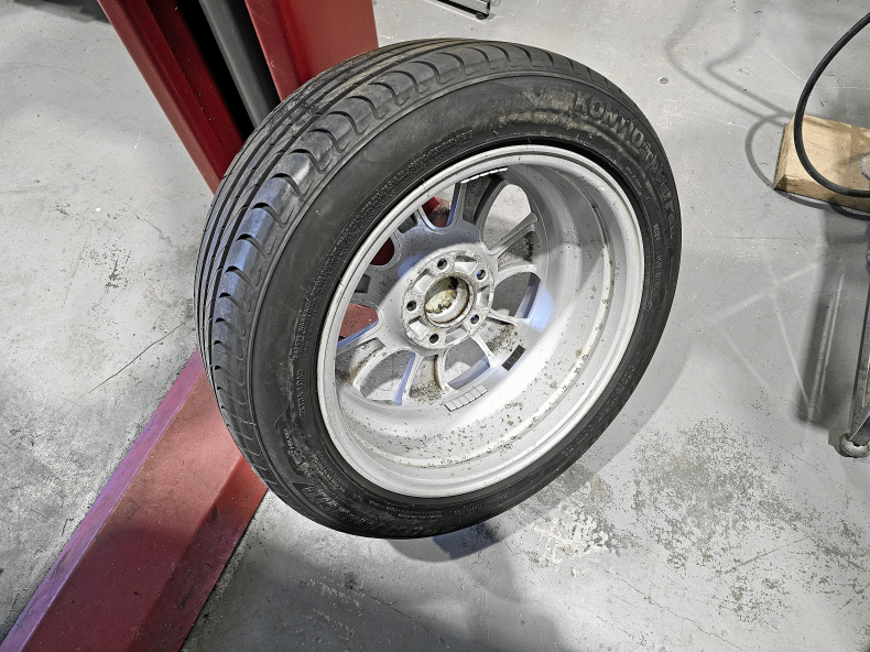 BMW 17 TUM SOMMARHJUL