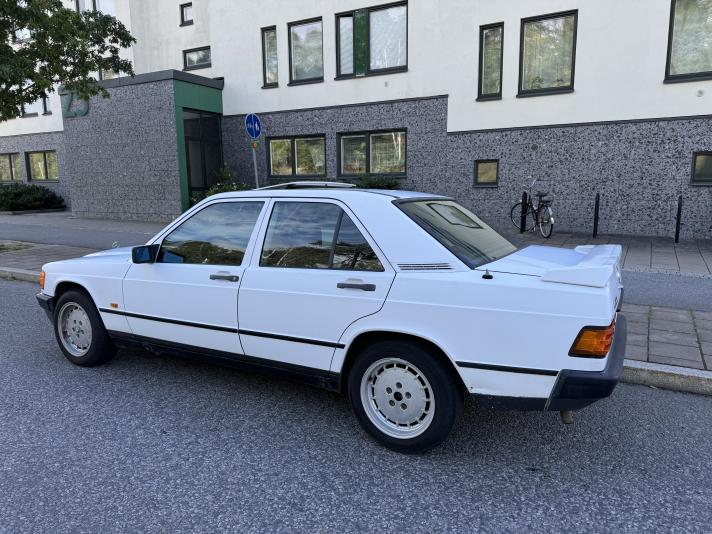 Mercedes-Benz 190 E 2,0 Automat Toppfin Lågmil