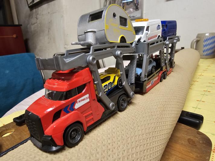 BIL-TRANSPÖRT MED SLÄP