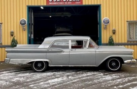 Ford Galaxie Town Sedan