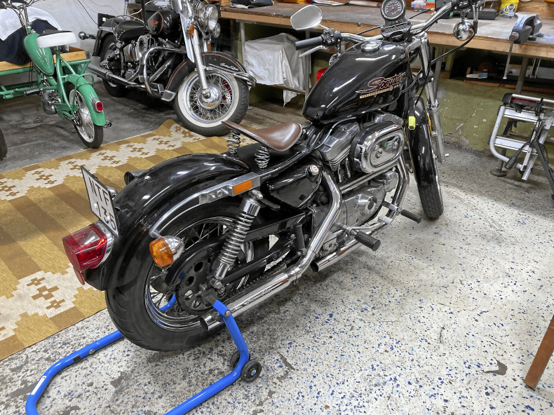 Harley-Davidson 883 XLH