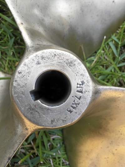 Propeller Mässing/Brons med rostfri Axel