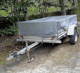 släpvagn till bil bromsad