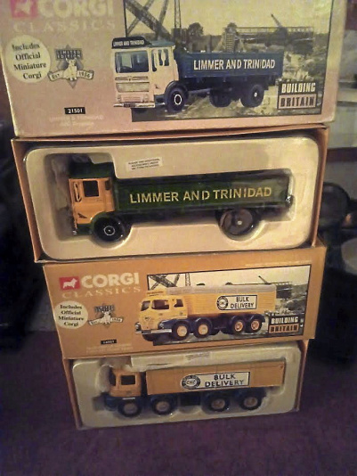 2ST LASBILAR CORGI CLASSICS I PLÅT