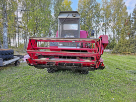 MF 16 Skördetröska