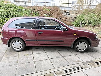 Unik Nissan Almera endast 8500 mil 1998 år model
