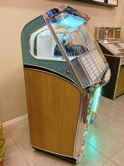 JUKEBOX - Wurlitzer 2104