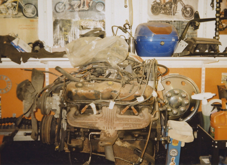 Mopar 318 motor, insprut