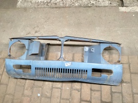 Volvo 140 front