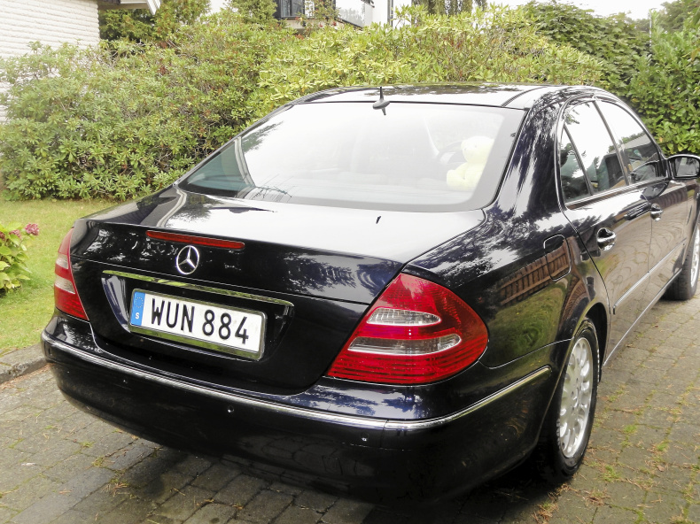 MERCEDES-BENZ  320