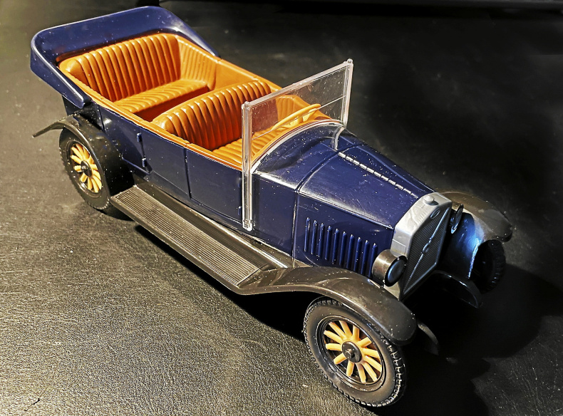 Volvo Jakob 1927 i nyskick!