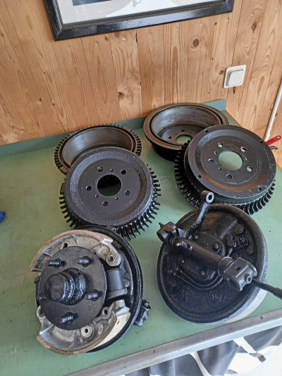 Bromstrummor till Mercedes 220s och 190 SL