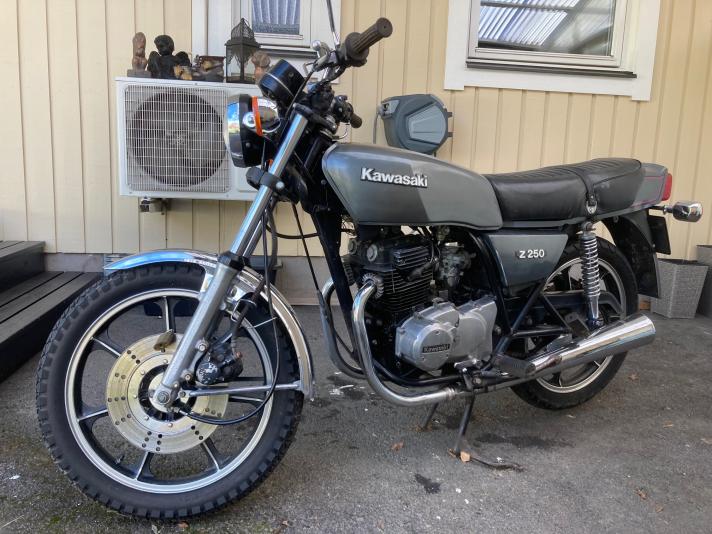 Kawasaki Z250
