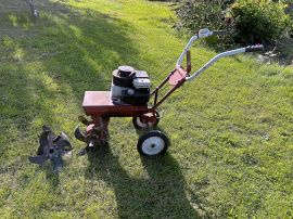 Äldre Jordfräs  3 HP Briggs & Stratton