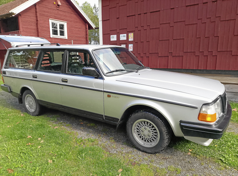 Volvo 245 GL 240 Herrgårdsvagn Toppskick skinn