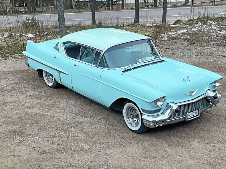 Cadillac serie 62 4d ht