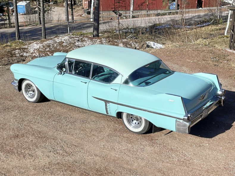 Cadillac serie 62 4d ht