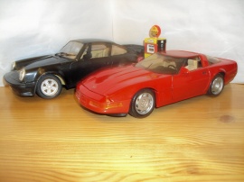 1:18 Porsche 911 turbo och Corvette