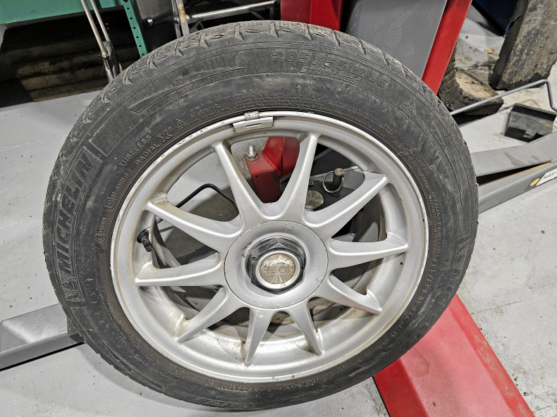 AUDI 16 TUM VINTERHJUL