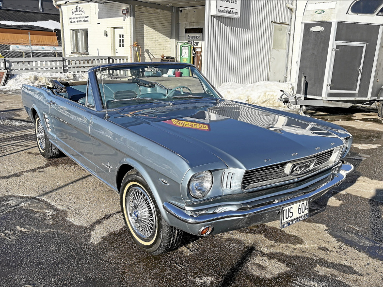 Ford Mustang Convertible