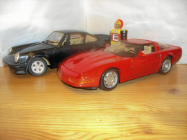 1:18 Porsche 911 Turbo och Corvette