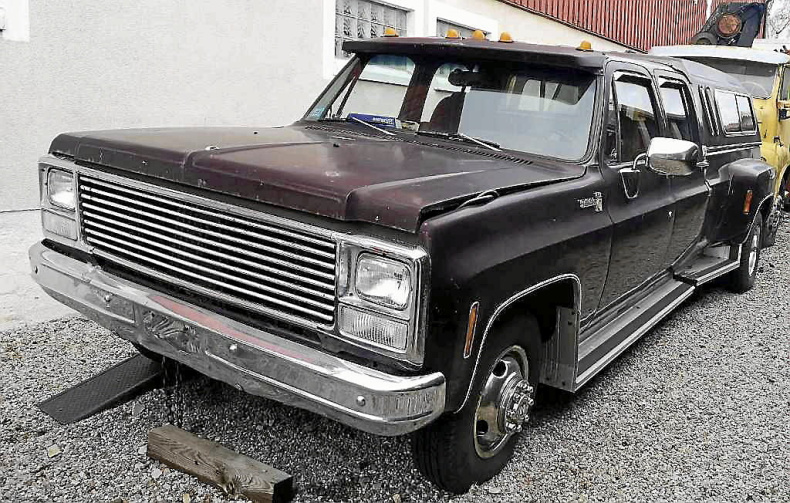 Chevrolet Scottsdale Crew Cab dually