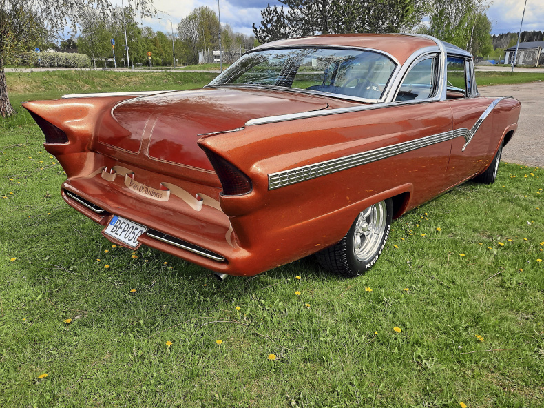 Ford Crown Victoria