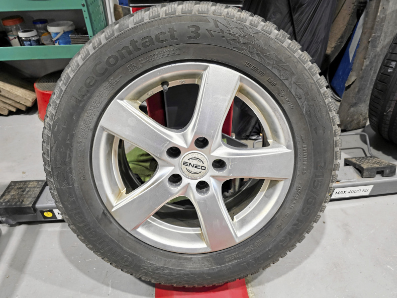 AUDI 16 TUM VINTERHJUL