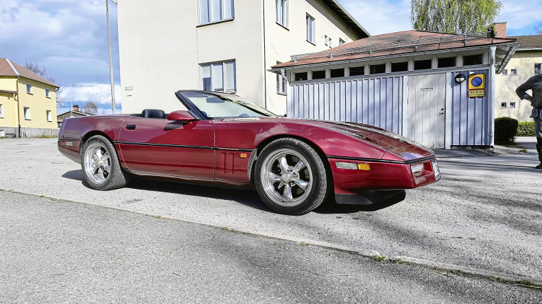 Chevrolet Corvette cab